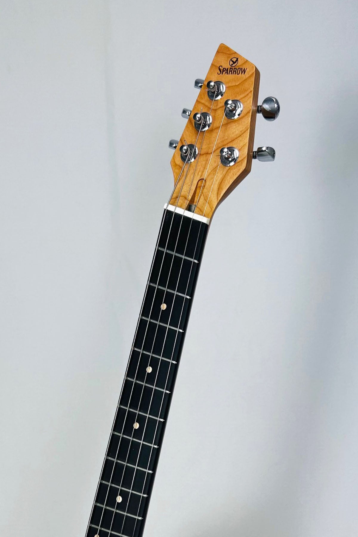 
                  
                    Sparrow Songbird Elite Multi-Scale 5-String Baritone Electric Ukulele (case included)
                  
                