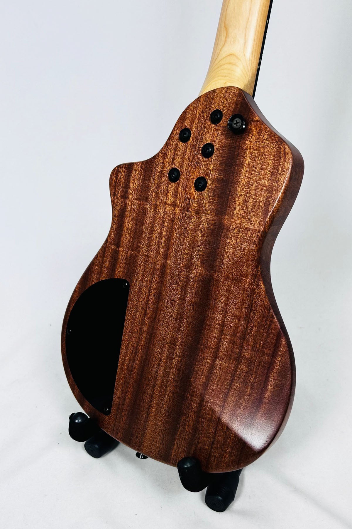 
                  
                    Sparrow Songbird Elite Multi-Scale 5-String Baritone Electric Ukulele (case included)
                  
                