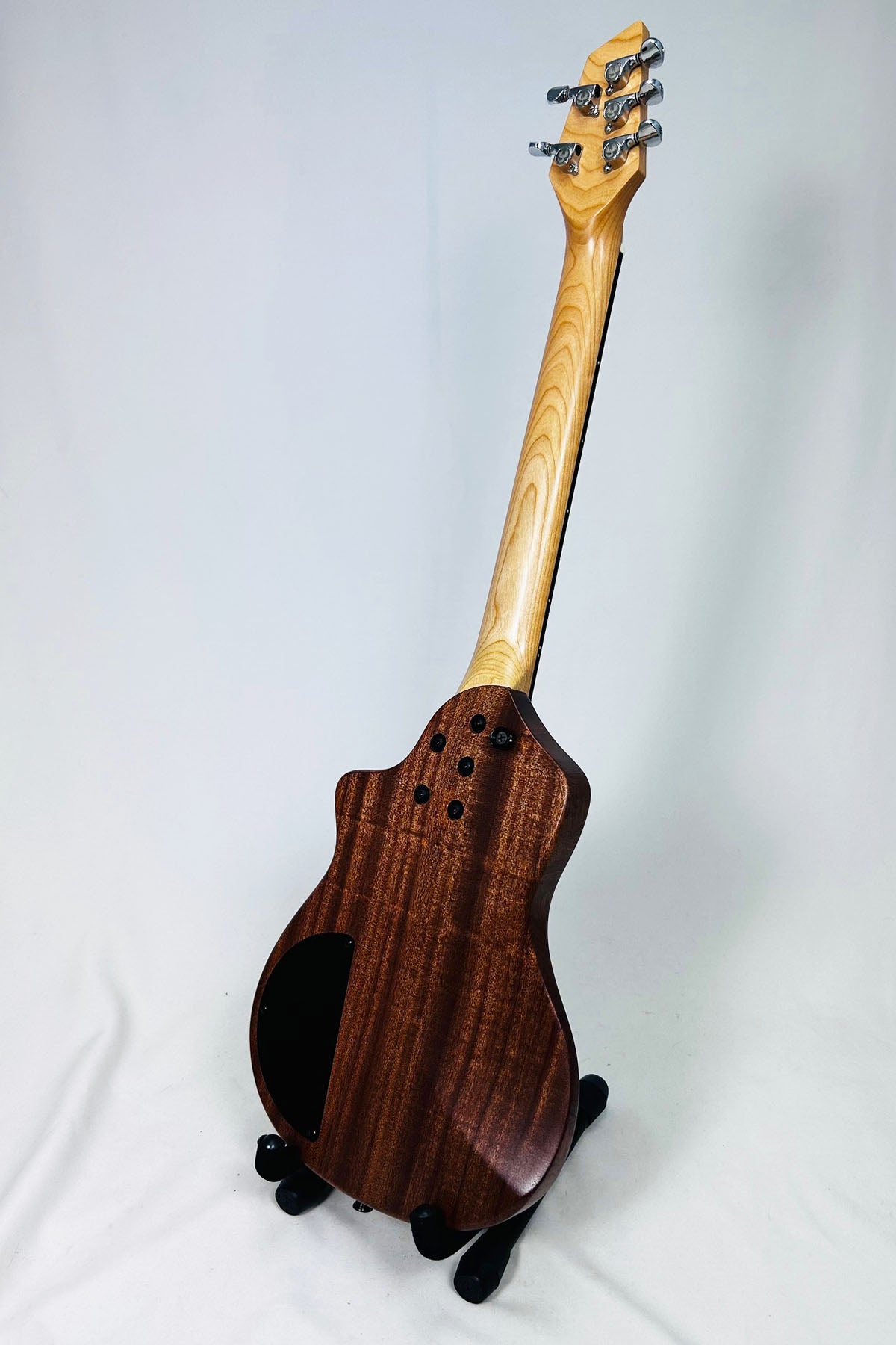 
                  
                    Sparrow Songbird Elite Multi-Scale 5-String Baritone Electric Ukulele (case included)
                  
                