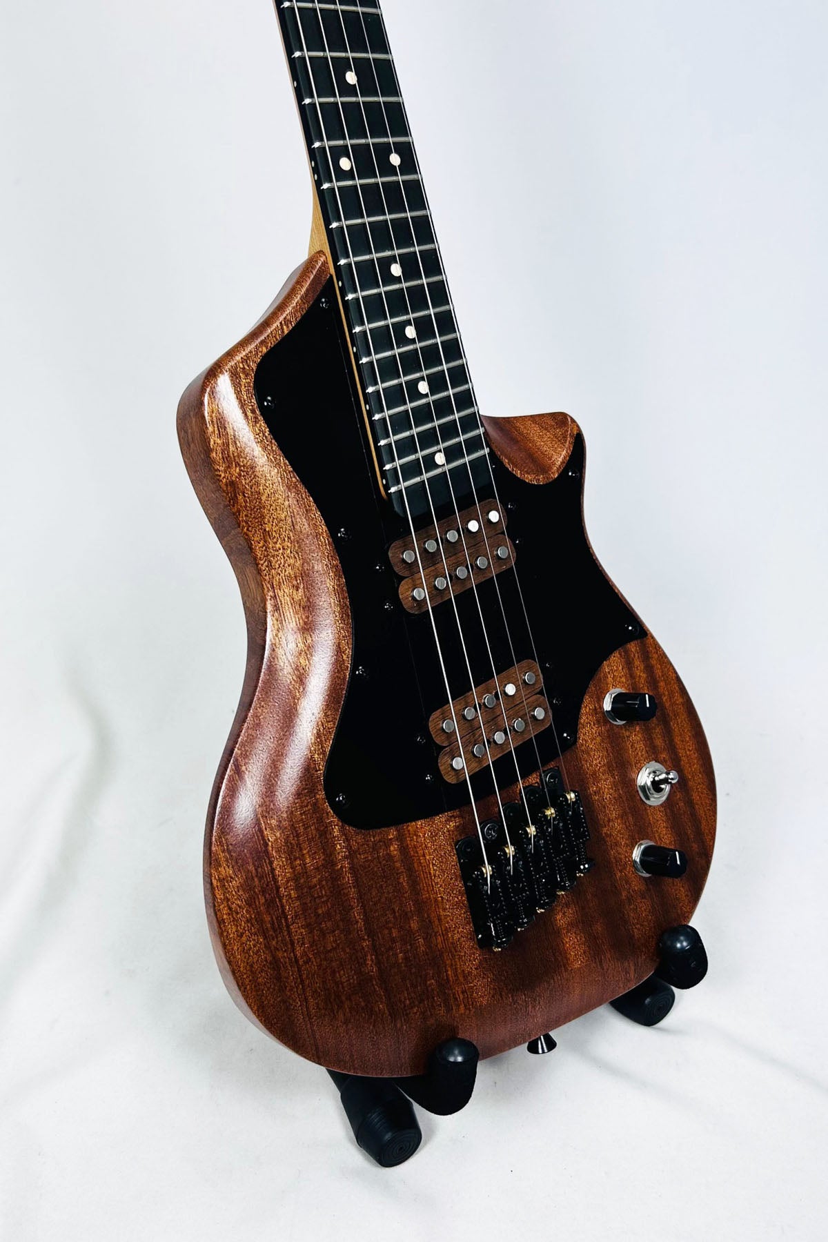 
                  
                    Sparrow Songbird Elite Multi-Scale 5-String Baritone Electric Ukulele (case included)
                  
                