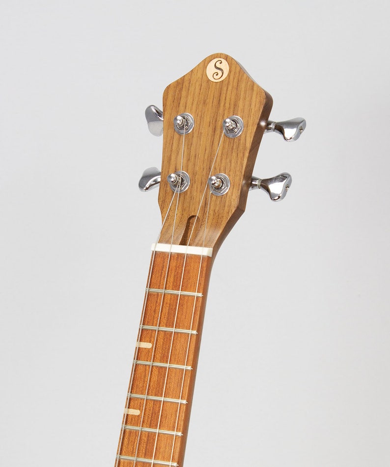 
                  
                    Sparrow Thunderbird Flamed Maple Semi-Hollow Steel String Tenor Electric Ukulele (Ships in 14 days)
                  
                