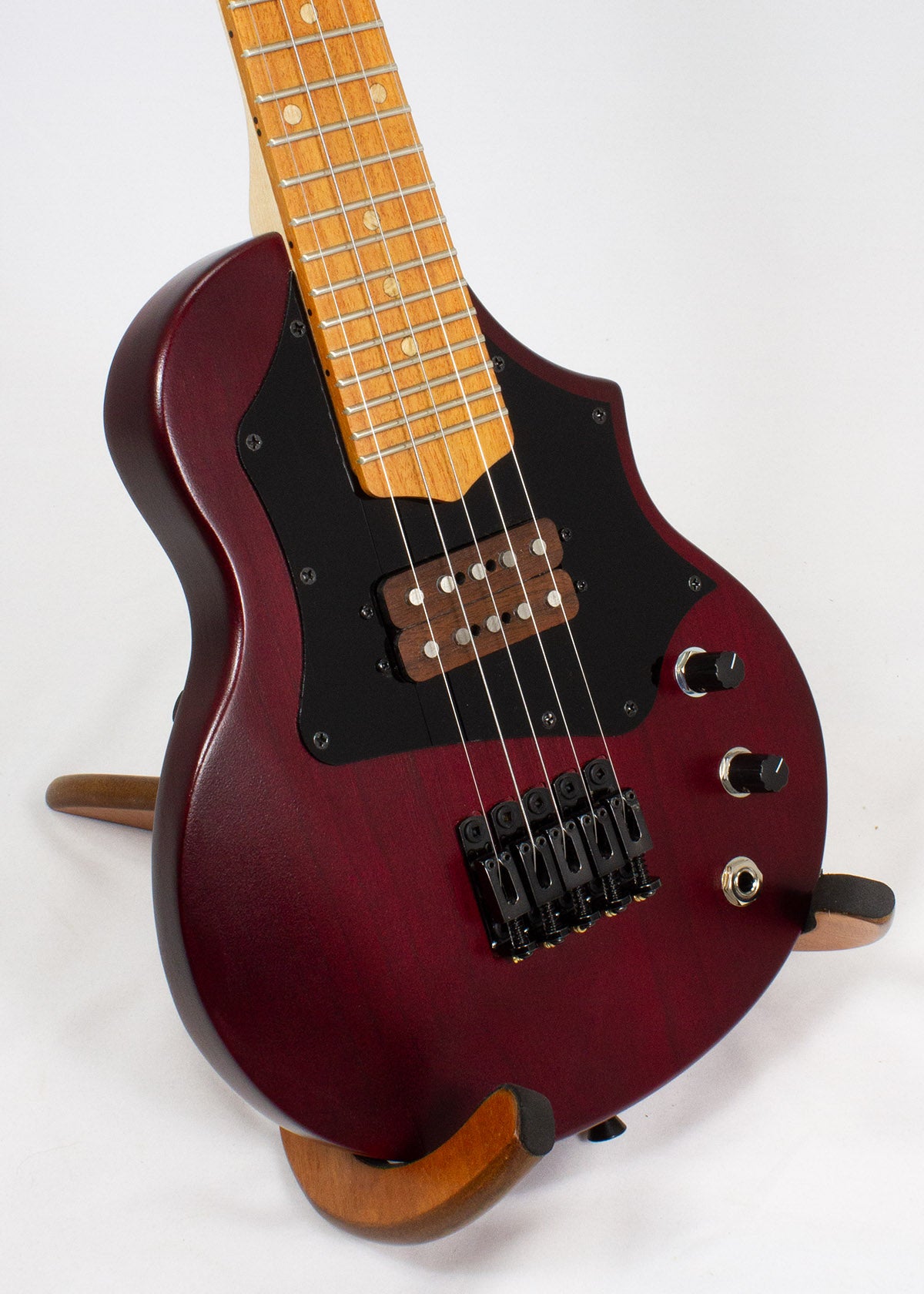 
                  
                    Sparrow Thunderbird 5-string Black Cherry Steel String Tenor Electric Ukulele (Ships in 14 days)
                  
                